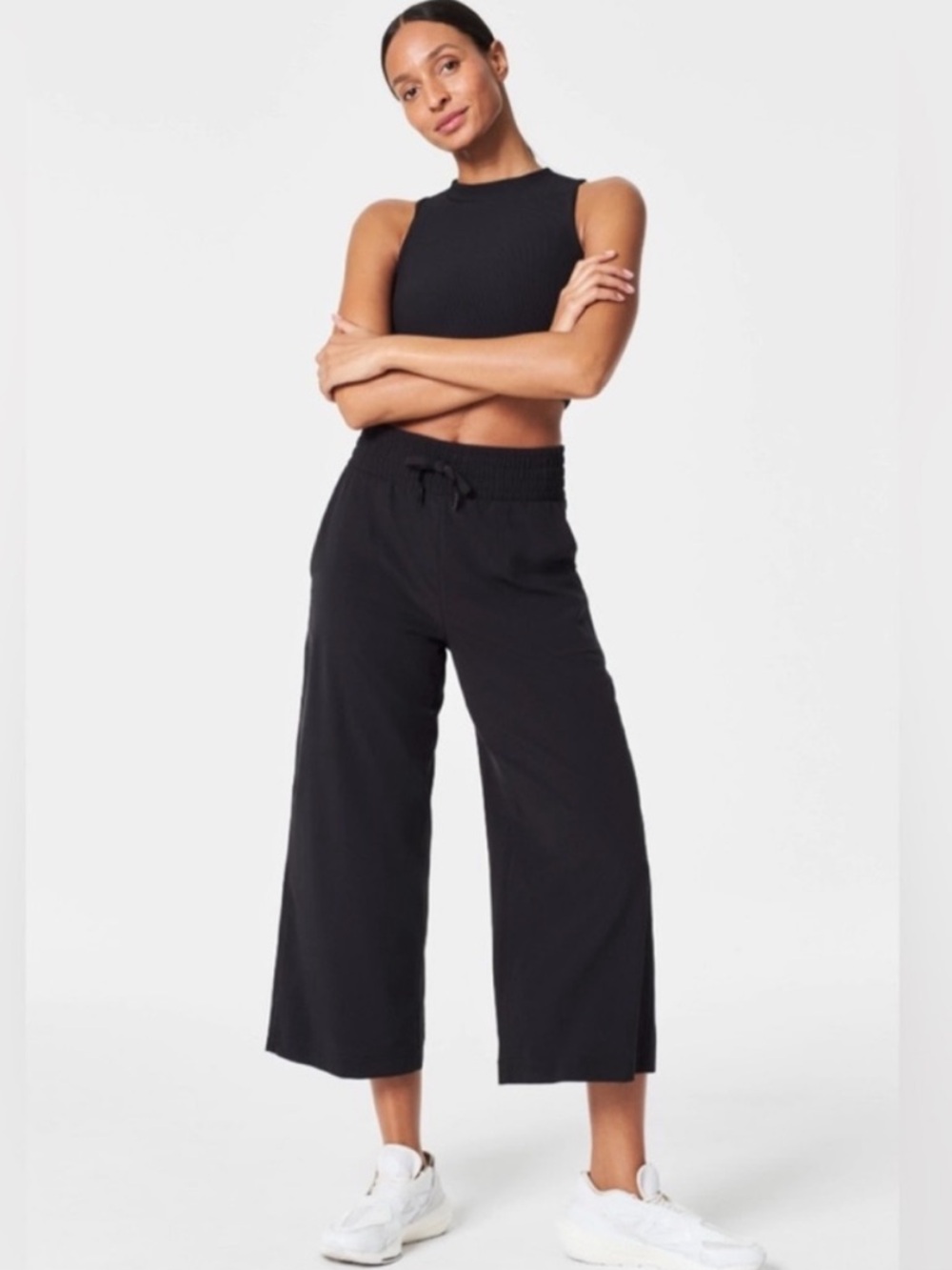 SPANX Women’s Air Essentials Wide Leg Crop Pant medium petite